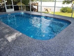 Roll on Rock® Flooring System - Residential Pool